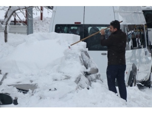 Bitlis’te 600 Yerleşim Yerinin Yolu Kardan Kapalı