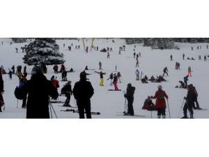 Uludağ’da Sömestr Tatilinin Son Günü Pistler Doldu Taştı