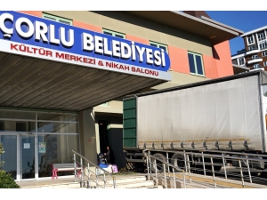 Çorlu’da Toplanan Yardım Malzemeleri Deprem Bölgesine Gönderildi