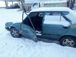 Emniyet Şeridindeki Araca Tır Çarptı: 1 Ölü