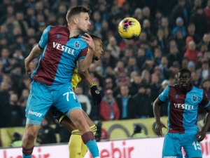 Süper Lig: Trabzonspor: 2 - Fenerbahçe: 1 (İlk Yarı)