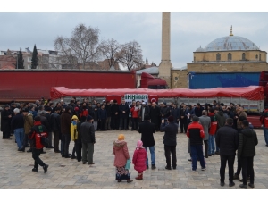 Suriye’ye 6 Tır Un Gönderildi