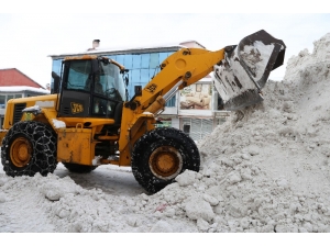 Varto Belediyesinden Kar Temizleme Çalışması