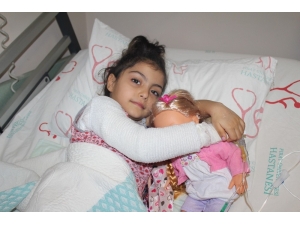 4 Yaşındaki Hira Nur Depremde Sobayla Devrilen Sıcak Su İle Yandı