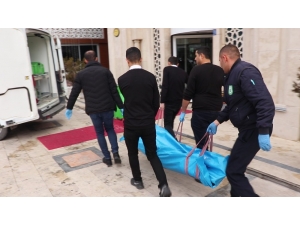 Otel Odasında Ölü Bulundu