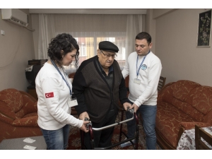 Belediye Ekipleri, Yürüme Güçlüğü Çeken Yaşlı Adamın Umudu Oldu