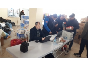 Miniklerin Yardımlarını Afad Depremzedelere Ulaştırıyor