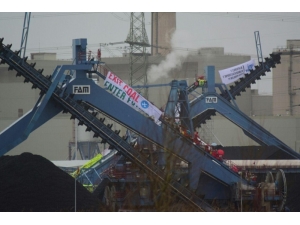 Almanya’da Çevreciler, Elektrik Santralini İşgal Etti