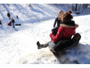 Domaniç’in Karlı Dağları Ekmek Kapısı Oluyor