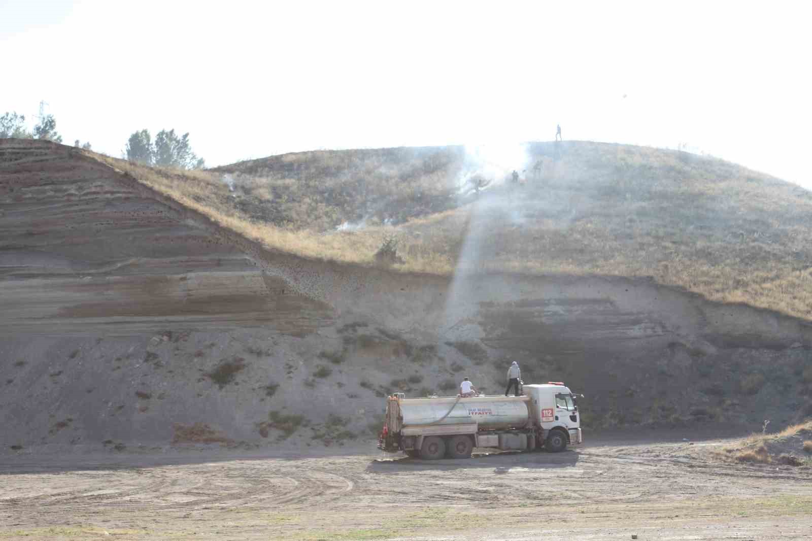 ahlat-ta-ortu-yangini-buyumeden-sonduruldu