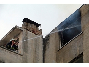 Metruk Binada Çıkan Yangın Korkuttu