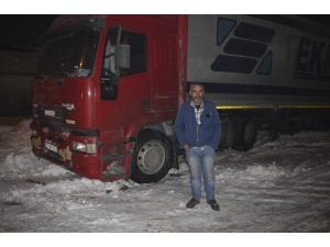 Soğuk Hava Sürücülere Gece Nöbeti Tutturdu