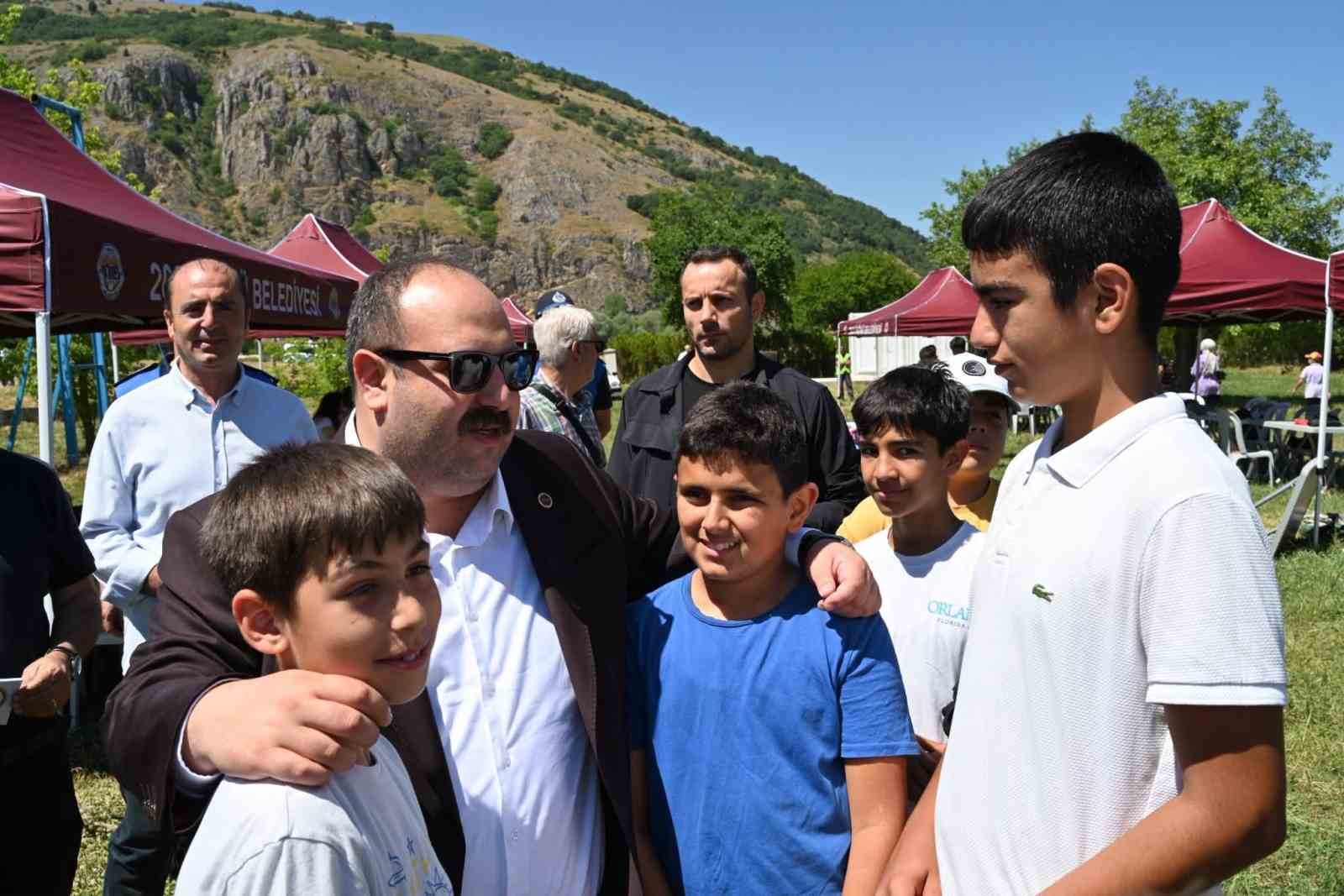 inonu-de-baskandan-cocuklara-tatil-oncesi-dev-organizasyon