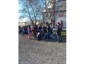 Ayvalık’ta Afganistan Uyruklu 42 Düzensiz Göçmen Yakalandı