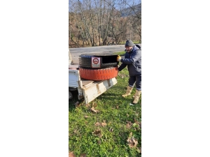 Eski Lastikler Hayvan Barınağı Oldu