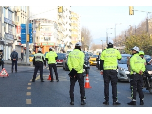 Fatih’te, Okulların İlk Günü Servisler Denetlendi