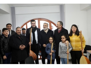 Özhaseki, Talas’ta Müzik Okulunu Gezdi