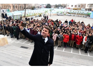 Başkan Dinçer İlk Ders Zilini Aksaray Ortaokulunda Çaldı