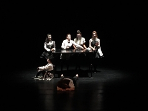 Deprem Konusunu İşleyen "Muteber" Oyunu Sahnelendi