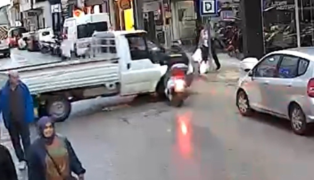 sinop-ta-motosiklet-kamyonete-carpti-1-yarali