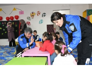 Emniyetin Minikleri Bilgilendirme Çalışmaları Devam Ediyor