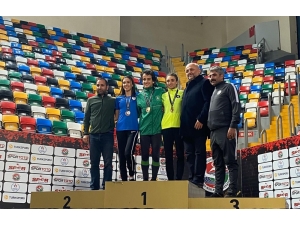 Karslı Atletler Madalyaya Doymuyor