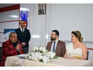 Belediye Başkanı Oğlunun Nikahını Kendisi Kıldı