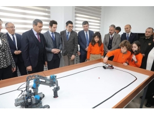 Şehit Akif Altay Ortaokulunda Yazılım Ve Tasarım Atölyesi Açıldı