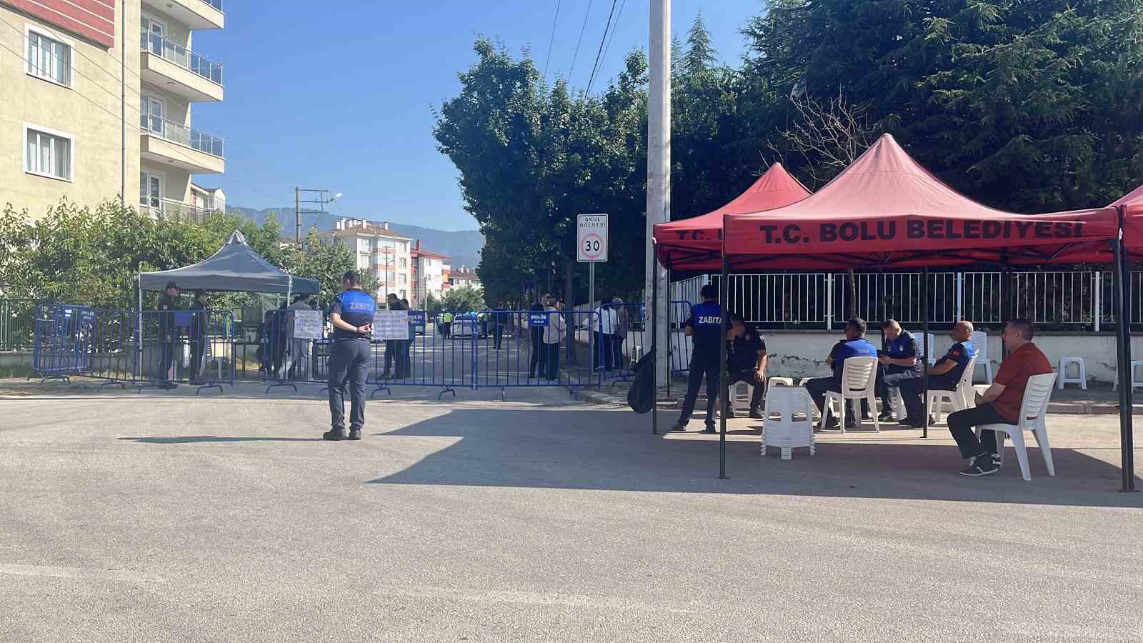 bolu-daki-rusvet-ve-irtikap-davasinda-zincir-market-ve-ruhsat-iddialari-ele-alindi