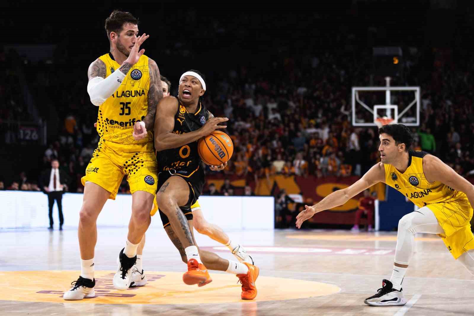galatasaray-da-iki-isimle-yollar-ayrildi