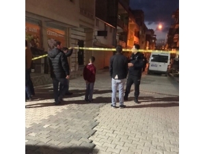 İzmir’de Vahşet: Hamile Kadın Ve Oğlu Evlerinde Ölü Bulundu