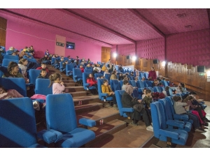 Karacabey’de Binlerce Öğrenci Sinemaya Koştu