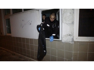 Hırsızlar İşkur Binasına Demir Kesme Makasıyla Girdi, Bekçiler Olayı Önledi