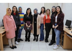 Bayraklı’da Bilgisayar Kursları Büyük İlgi Görüyor