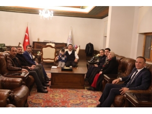 Belediye Meclis Üyelerinden ‘Çocuklar Üşümesin’ Kampanyasına Destek