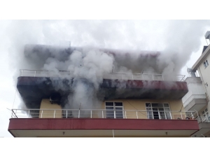 Soba Patlaması Sonucu Çıkan Yangında Ev Kullanılmaz Hale Geldi