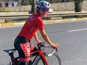 Azize Bekar Olimpiyatlara Göz Kırpıyor