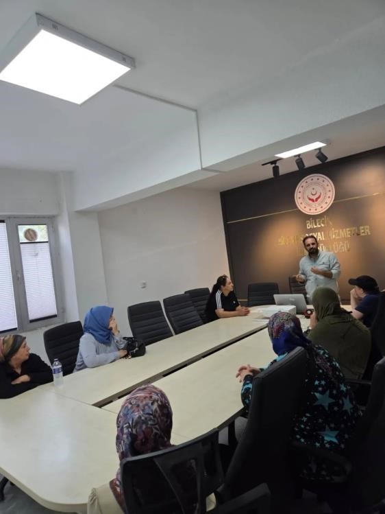 bilecik-te-aile-ici-iletisim-ve-bagimlilikla-mucadele-egitimi