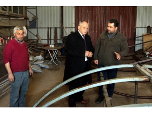 Başkan Öztürk Belediye Üretim Atölyesini Gezdi