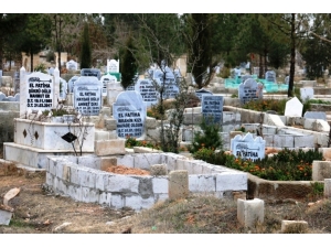 Akçakale Yeni Aile Mezarlığında Drenaj Çalışmaları Başladı.