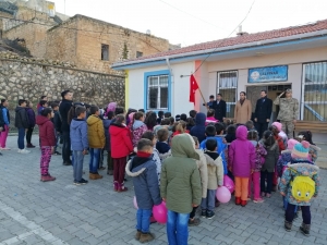 Kaymakam ‘Dündar’ Öğrencileri Sınıfta Ziyaret Etti