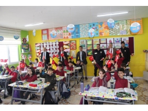 Türkeli’den Yunan Milletvekiline Türk Bayraklı Tepki