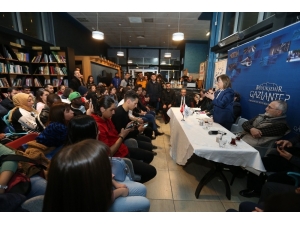 Fatma Şahin, Kitap Kafede Gençlerle Buluştu