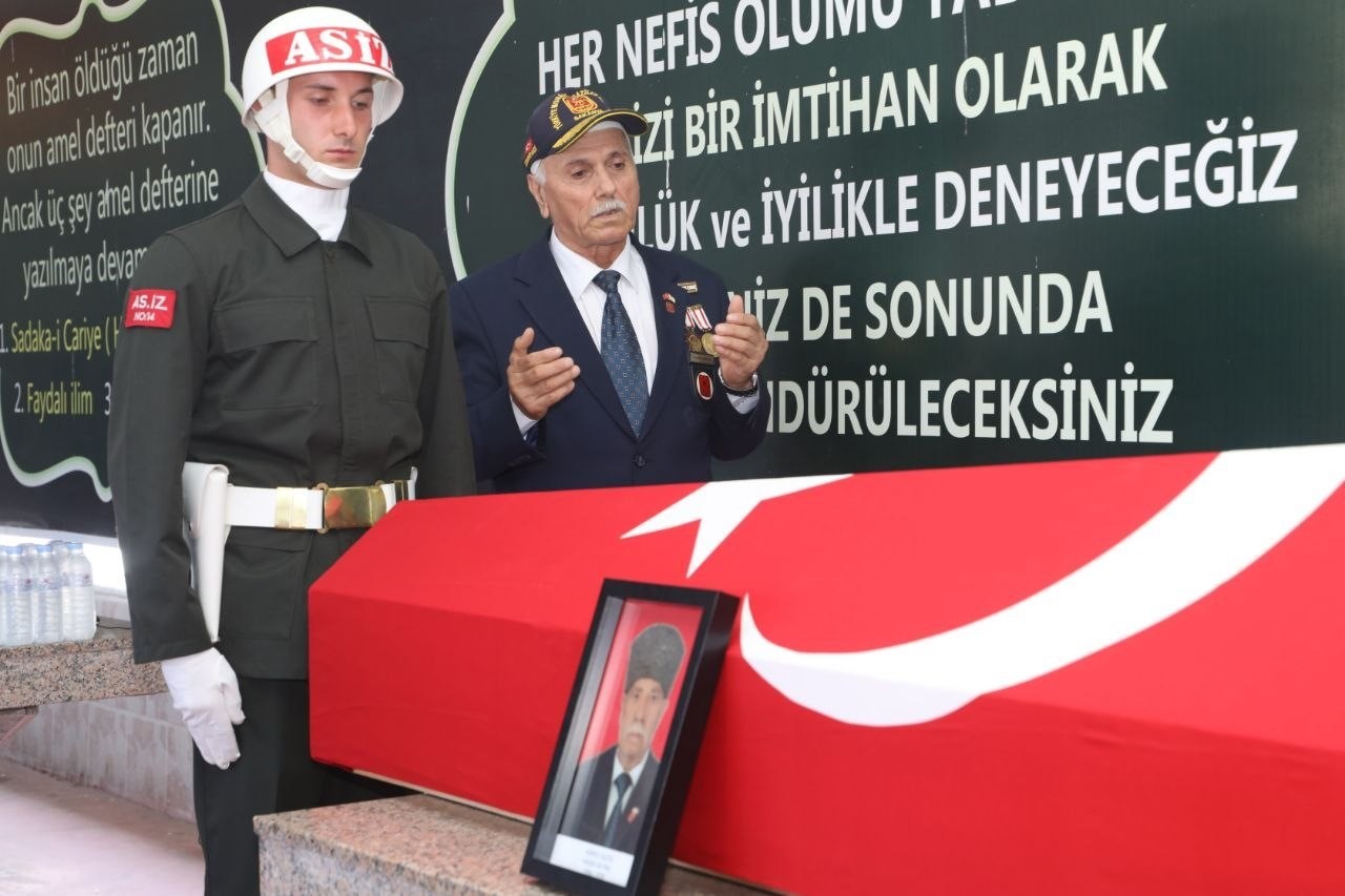 kibris-gazisi-resmi-torenle-son-yolculuguna-ugurlandi
