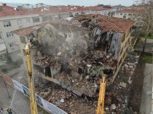 Büyükçekmece’de Kentsel Dönüşüm Kapsamında Yıkılan Binalar Havadan Görüntülendi