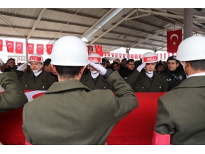 Suriye Şehidi Gözyaşlarıyla Defnedildi