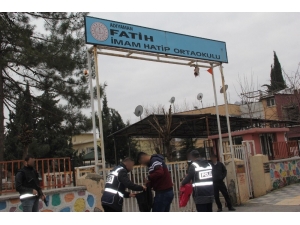 Okul Çevresi Ve Servis Araçları Denetlendi