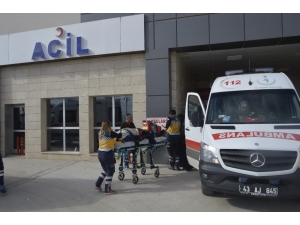 Direksiyon Başında Kalp Krizi Geçiren Sürücü 3 Araca Çarptı