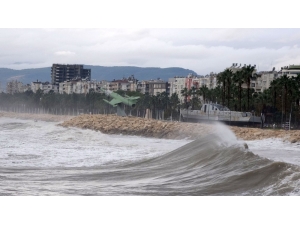 Doğu Akdeniz’de Fırtına Uyarısı
