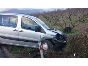 Kuşadası’nda Trafik Kazası: 1 Ağır Yaralı